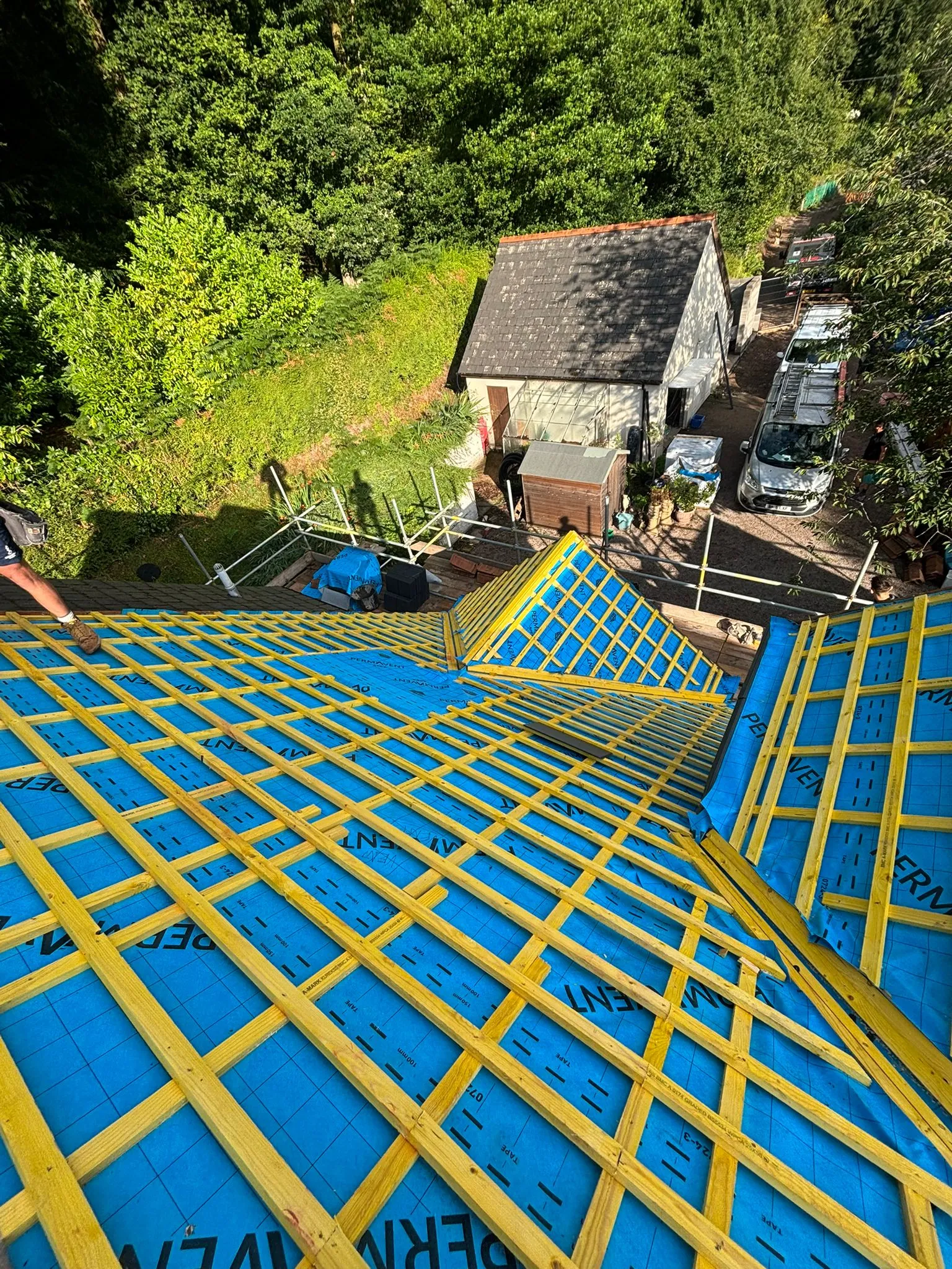 blue and yellow roofing